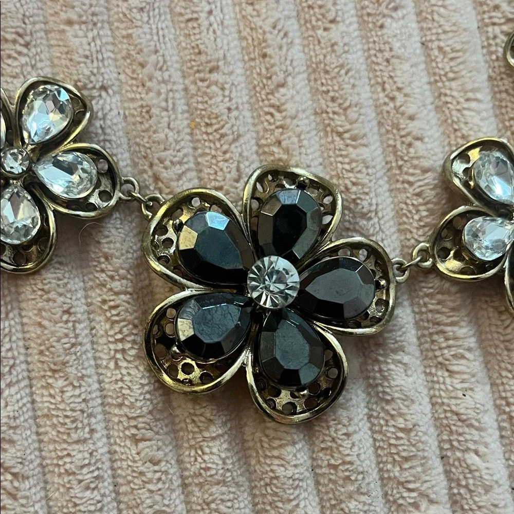 Gold-Tone Floral Crystal Necklace in Clear and Smoky Gray - Unbranded - Picture 3 of 3